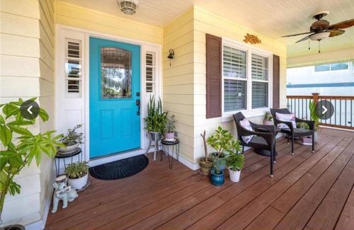 Ellenton Casa | Waterfront Key West Style Home