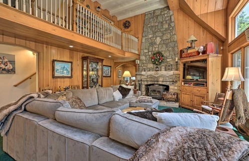 Cedar Glen Casa | Waterfront Lake Arrowhead Home with View and Game Room