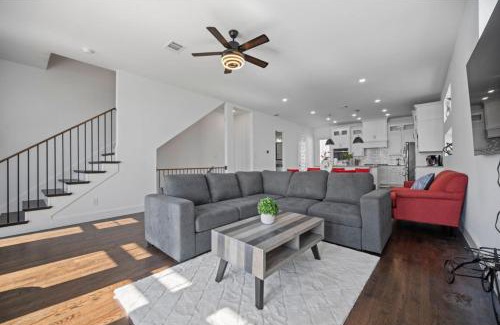 Rowlett Casa | Waterfront lake house in Rowlett
