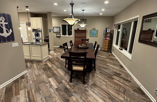 Fox Lake Casa | Cicada Free!!! 206lf Waterfront Lake House. AWESOME sunsets, Beach, pier, Kayaks