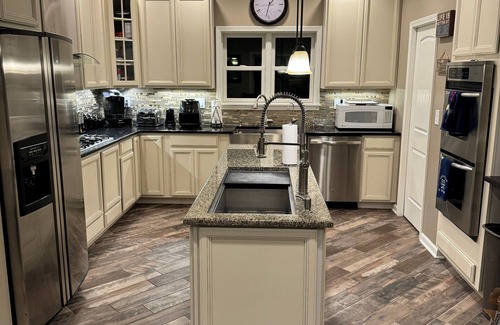 Fox Lake Casa | Cicada Free!!! 206lf Waterfront Lake House. AWESOME sunsets, Beach, pier, Kayaks