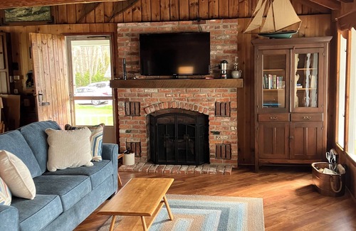 Northeastern Michigan Cabaña | Waterfront- Lake Huron Cottage Quiet Retreat
