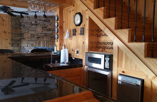 Six Mile Chalet De Esquí | Frente al lago Keowee chalet con magníficas vistas del lago 180 ° 15 minutos de Clemson!