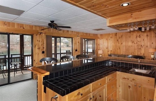 Six Mile Chalet De Esquí | Frente al lago Keowee chalet con magníficas vistas del lago 180 ° 15 minutos de Clemson!