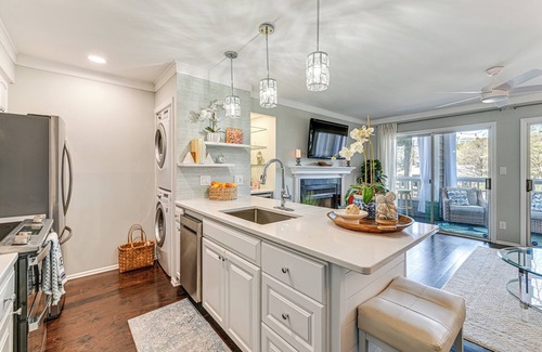 Mount Mourne Condominio | Waterfront Lake Norman Retreat w/ Pool Access!