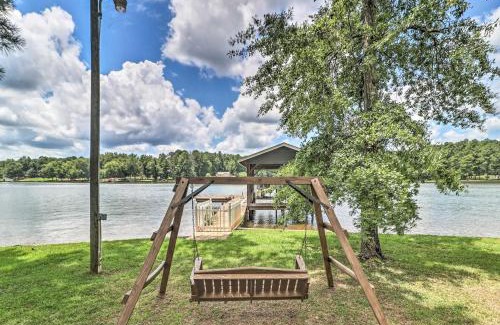 Milledgeville Casa | Waterfront Lake Sinclair Home with Boat Dock!