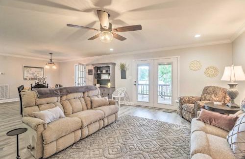 Milledgeville Casa | Waterfront Lake Sinclair Home with Boat Dock!
