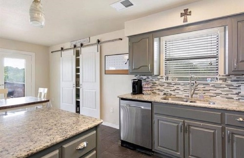 Point Venture Casa | Waterfront Lake Travis Home en Point Venture, tiene capacidad para 12 personas, gran terraza al aire libre