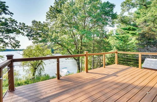 Chippewa Falls Casa | Waterfront Lake Wissota Retreat: Dock & Deck!