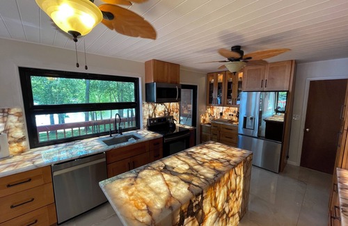 Sandy Point Casa | Waterfront Lakehouse-Peaceful Incredible Views. 6 bd/5 BR private side Lake Anna