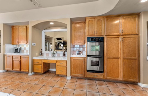Lakeland Village Casa | Waterfront Lakeside Mansion Great for Large Families, Retreat, and Events