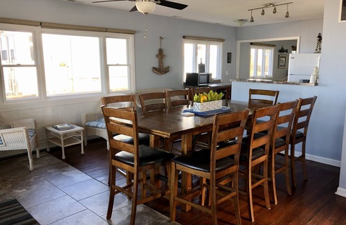 Huron Casa | Waterfront Lighthouse + Cedar Point + Fishing + Firepit + Park Playground Pier