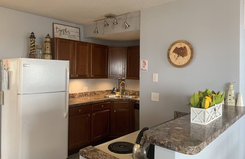 Huron Casa | Waterfront Lighthouse + Cedar Point + Fishing + Firepit + Park Playground Pier