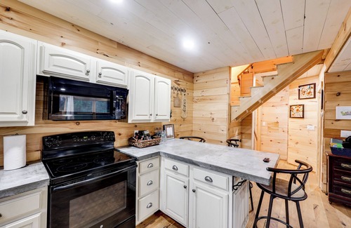 Rockwood Casa | Waterfront 'Little Red Camp' on Moose River