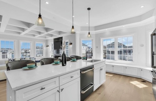 Osbornsville Casa | Waterfront living in this completely renovated waterfront home!