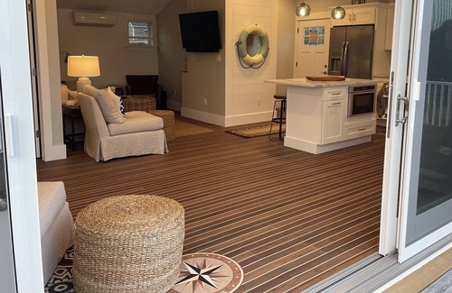 Dartmouth Casa | Waterfront Living on Padanaram Harbor