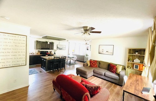 Troutman Casa | Waterfront LKN Hideaway Relax & Recharge