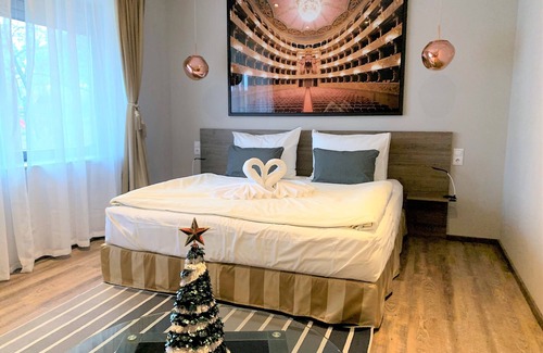 Dunapataj Hotel | Waterfront Lodge