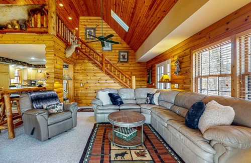 Necedah Casa | Waterfront Log Cabin Retreat with Private Boat Dock, Gas Grill, Fire pit & WIFI