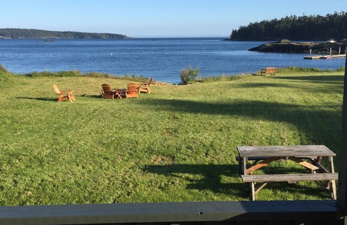Lopez Island Casa | Waterfront Lopez Island home on sun-filled, low-bank property - 3 bedrm, 2 bath