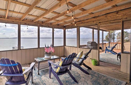 Negreet Casa | Waterfront Louisiana Vacation Rental with Dock!
