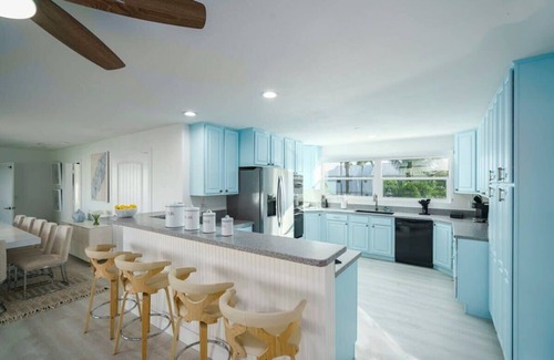 St. Lucie Village Casa | Waterfront Luxe Pool 6BR Home - N