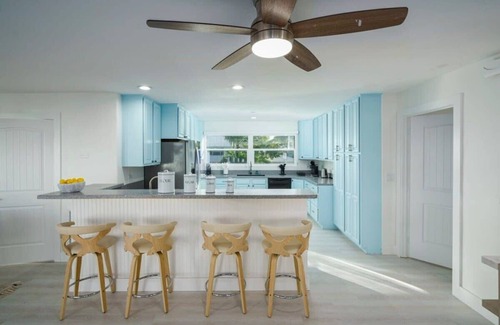 St. Lucie Village Casa | Waterfront Luxe Pool 6BR Home - N