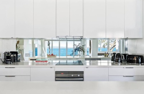 Wrights Beach Casa | Waterfront Luxury Residence 9 min from Hyams Beach