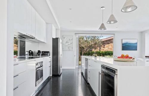 Wrights Beach Casa | Waterfront Luxury Residence 9 min from Hyams Beach
