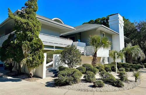 Debordieu Colony Casa | Waterfront Luxury Home w 5 bd-5.5 bath, private pool situated on 1 acre property