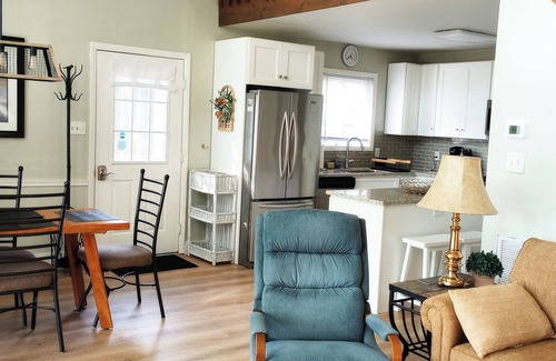 Rehoboth Beach Chalet De Esquí | Waterfront! New listing! Idyllic chalet in amenity rich community.