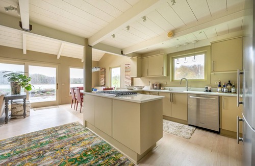 Sandisfield Casa | Waterfront oasis in heart of Berkshires