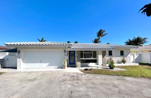 Garden Isles Casa | Waterfront Oasis