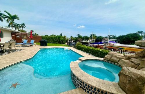 Garden Isles Casa | Waterfront Oasis