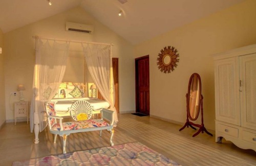Candolim Villa | Waterfront Ocean Villa