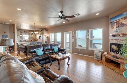 Taft Casa | Waterfront on Copano Bay with private pier! Hottub! Amazing views! Firepit!