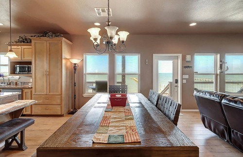 Taft Casa | Waterfront on Copano Bay with private pier! Hottub! Amazing views! Firepit!