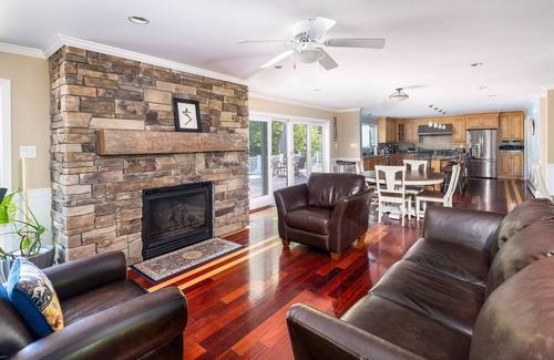 Harrison Casa | WATERFRONT ON LONG LAKE