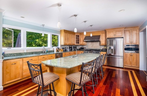 Harrison Casa | WATERFRONT ON LONG LAKE