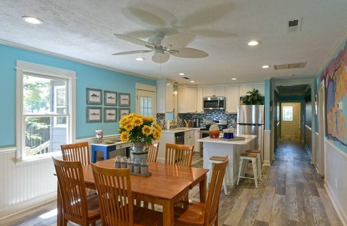 Murrells Inlet Casa | Waterfront + on Marshwalk w/Dock, Yard & Grill