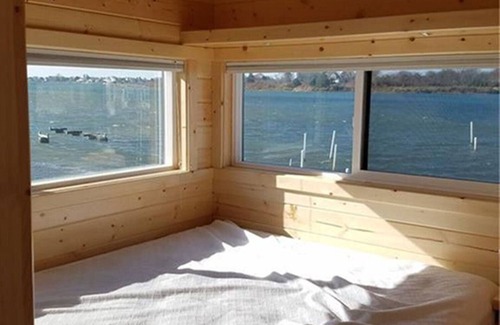 Snug Harbor Casa | Frente al agua en Potter Salt Pond, a pasos de East Matunuck State Beach.