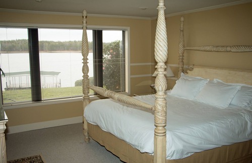 Nebo Casa | Waterfront en Pristine Lago James