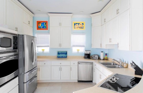 Leeward Settlement Casa | Waterfront & Private Pool @Hawksbill House en zona segura y prestigiosa