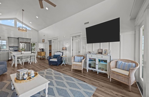 Sneads Ferry Casa | Waterfront Paradise: Ocean & Canal Views, Fishing, Updated & Steps from Beach