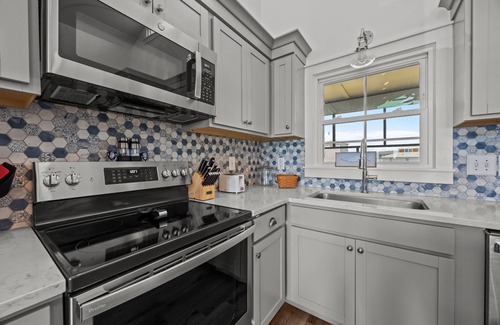 Sneads Ferry Casa | Waterfront Paradise: Ocean & Canal Views, Fishing, Updated & Steps from Beach