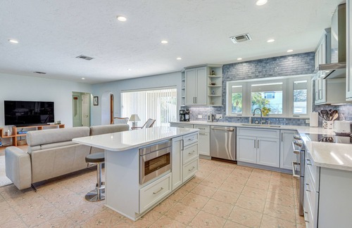 Memphis Casa | Waterfront Palmetto Home w/ Private Pool & Dock!