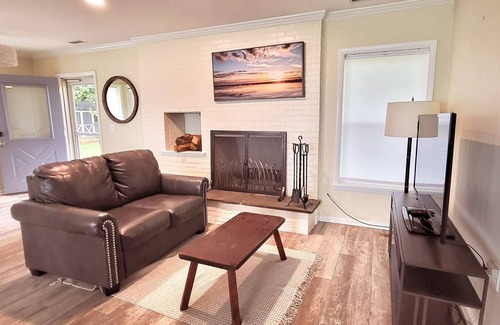Colonial Beach Casa | Waterfront Paradise with your own Beach!