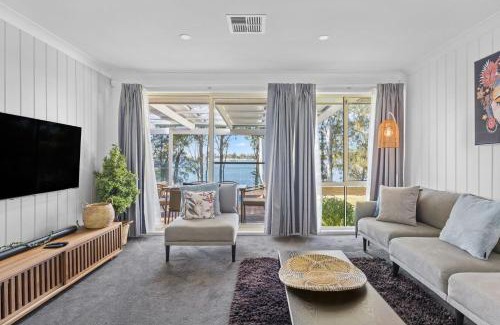 Brightwaters Casa | Waterfront Paradise Lodge Brightwaters