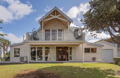Pauanui Casa | Waterfront Paradise - Pauanui Holiday Home