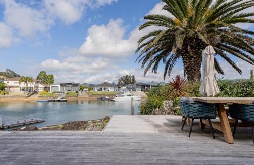 Pauanui Casa | Waterfront Paradise - Pauanui Holiday Home